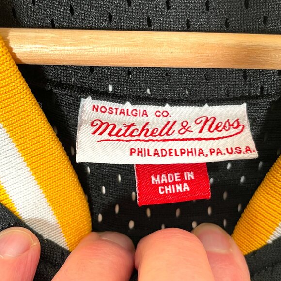 Mitchell & Ness Boston Bruins Mesh NHL Button Up Jersey Black Men's XL EUC - Picture 4 of 9